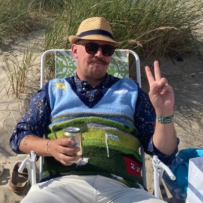 zvenberg's profile picture. Jobbar med IT. Lärare. Rolig ibland. Spenderar tid på familj, grillfredag, musik, Västra Frölunda IF, FC Hansa Rostock, öl och single malt.