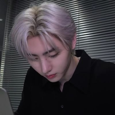 _rylejr's profile picture. he/him