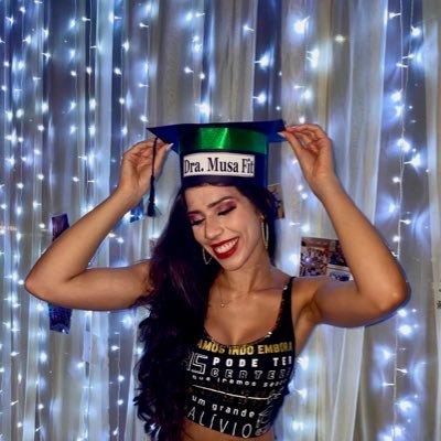 Médica | Ariana com ascendente em virgem, ou seja, uma braba perfeccionista