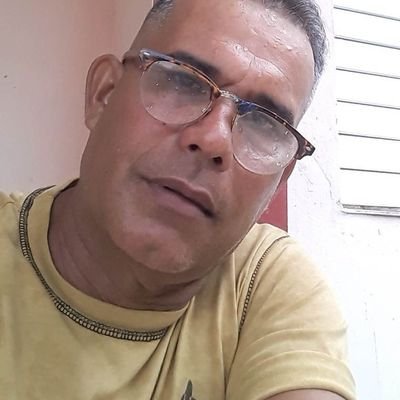 RubnLiceaSnche1's profile picture. Tambien listo con el pié en el estribo, arma cargada, ojos en el visor y dedo en el disparador.