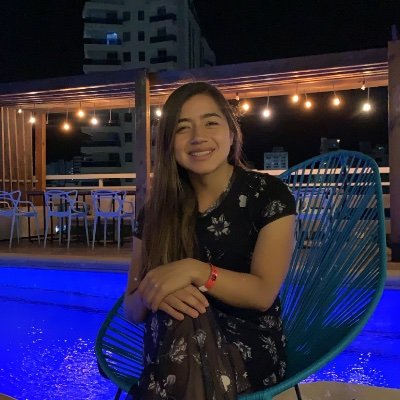 Sharon10R's profile picture. ⚽️ Futbolista profesional de @JuniorFemenino 🦈❤️ y atleta de @adidasCO 🏃🏽‍♀️✨