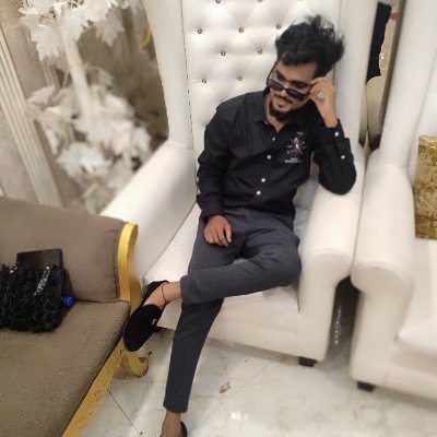 Shahrukhsh95944's profile picture. Hai moin ya moin ek He Aawaz ya Garib nawaz. 😎