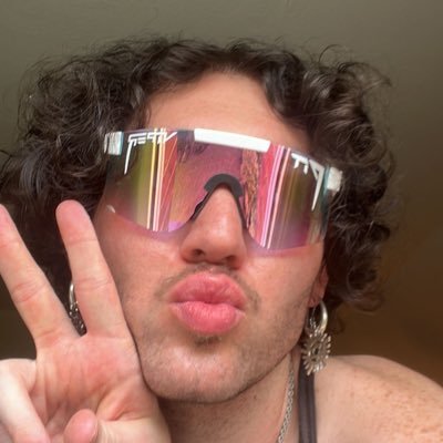 toussaint____'s profile picture. he/him // sexually fluid // london