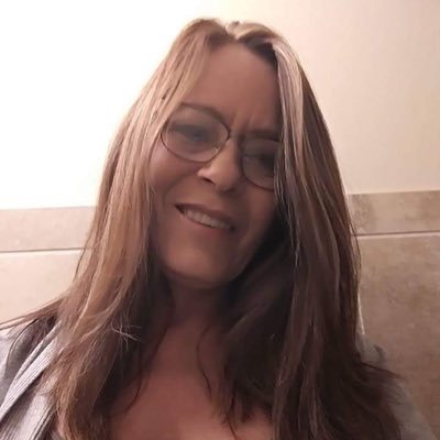 cynveras's profile picture. 