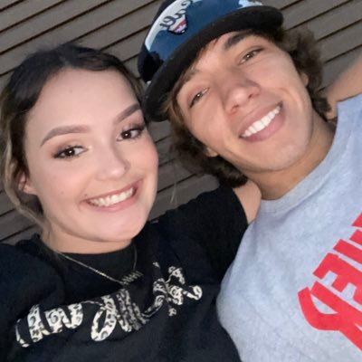 jaketdfs's profile picture. Autumn, Harper & Hux /  I act like I know ball