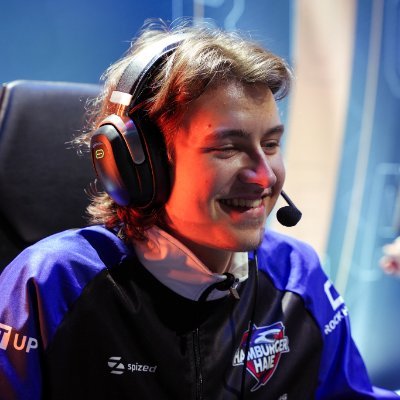 20 y/o Rocket League Player | Twitch Partner | CRL Worlds 2023 Elite | 3x RLCS X Main Event https://t.co/qsLXeRqCmb