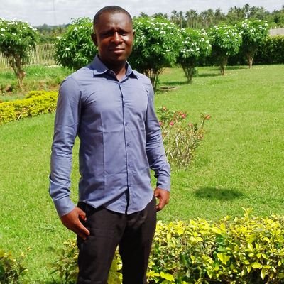 Technologiste de l'environnement et développement durable
Activiste climatique.
Jeune leader !