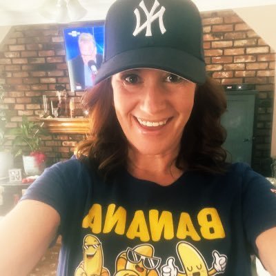 #Yankees Wife&Mama Lioness-BEWAREsupport🏳️‍🌈🏳️‍⚧️Proud mom of theatre nerds!Dog mom🐾🐾I’m not maddog,I’m HOTDOG! DIE-HARD YANKEES FAN!#RPDR🏴󠁧󠁢󠁳󠁣󠁴󠁿