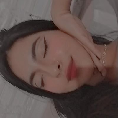 daixuly's profile picture. Estudiante de Contaduría Pública - Univalle.
Intento de diseñadora gráfica, buena en los números y fan de las letras.