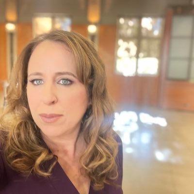 Director & Teaching editor, Next Gen Newsroom @PointParkCMI. Journalist. Retweets are not endorsements. DMs open for news tips. she/her