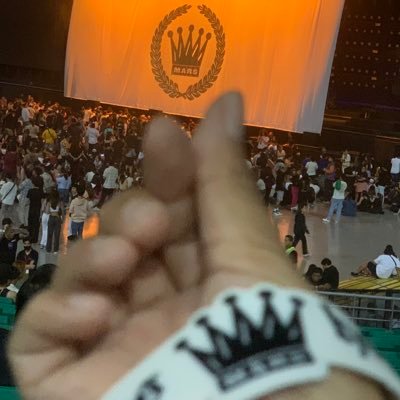 a faithful hooligan ⚫️ watched Bruno Mars concert in 2018