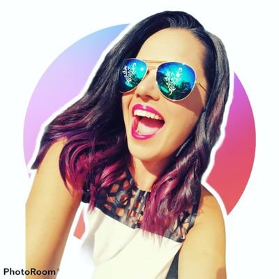 Productrice de Sourires😃
✨️Mom Entreprenneure✨️
💄Directrice de marque💄
🎵Fan de karaoké🎙
https://t.co/SI2tN3BNnG