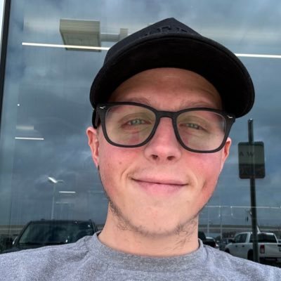 zeasley3's profile picture. optimistic nihilist