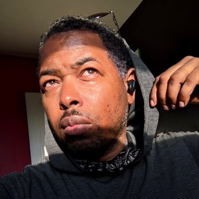 popthewriter Profile Picture