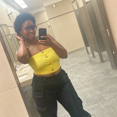 SweatWhoItchPlz's profile picture. I'm a proud Mother of 3...
THE END!!!!