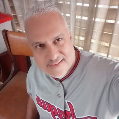 Abg.UC, Especialista, Venezolano de Maracay, aficionado a los deportes, procurador de la Paz, la Libertad y el respeto a los valores y principios ciudadanos