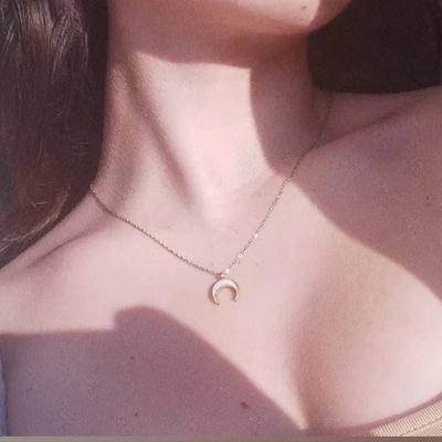 anywaysmimi_'s profile picture. aesthetic profile attempt :D