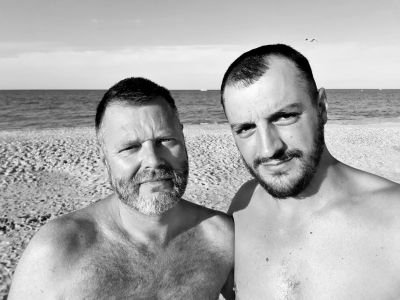 duo57050's profile picture. couple chaud... mon mec versa (le plus jeune) je kiffe le mater se faire defoncer par tbm ou on ch jeune salope ..... bien chaude