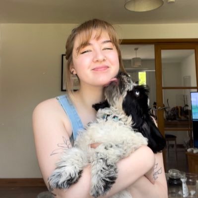 ellaeatsham's profile picture. 