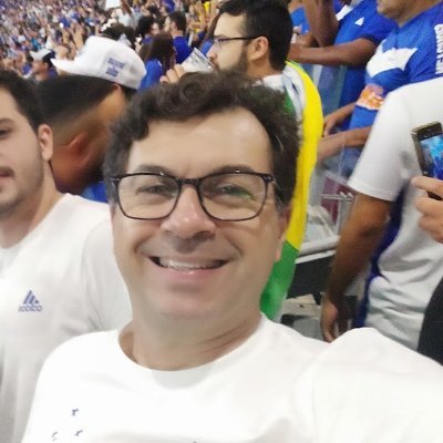 Eclesiastes Cap. 5 | ARC
2 Não te precipites com a tua boca, nem o teu coração se apresse a pronunciar palavra alguma diante de Deus; porque Deus está nos céus,