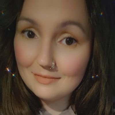 SabrinaReneexx's profile picture. Reptiles. Kitties. Make up.
Thats pretty much it.