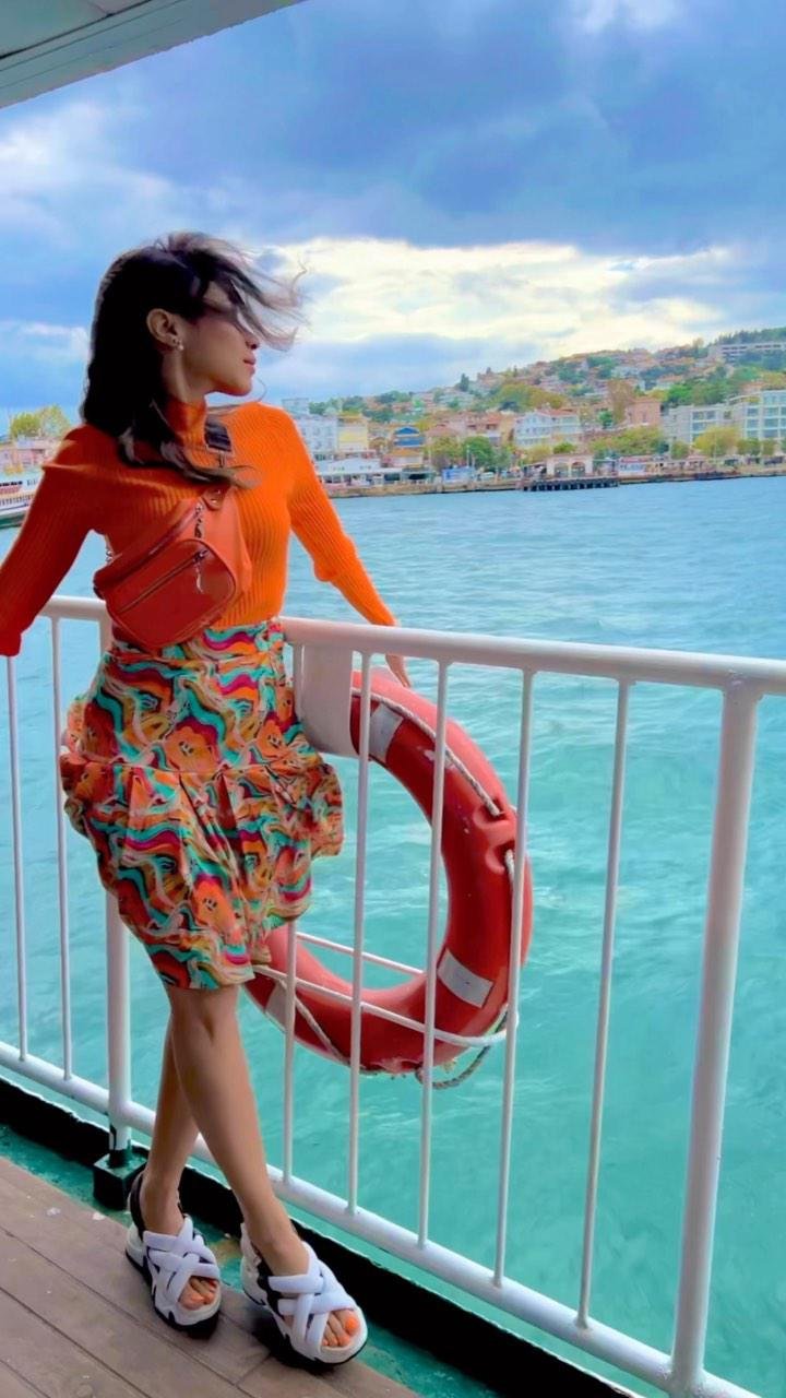 Content creator / solo travel vlogs Owner @onset_boutique 👗
