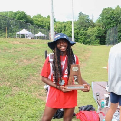 c/o 2024📚// PDS track and field// instagram: Nipoole