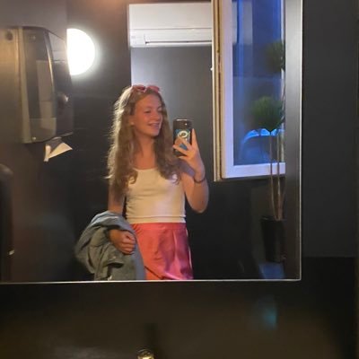 VerwaerdeAmber's profile picture. one direction