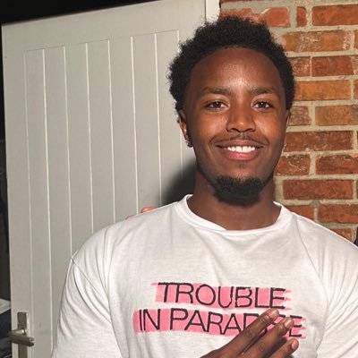 parsleymuhuri's profile picture. gebroken jongens met mooie foto’s