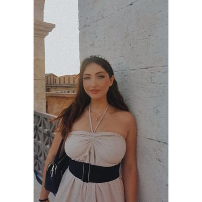 I am an Italian girl 🇮🇹 interested in the blockchain and metaverse. I love also AI.
I'm a teacher and I want to educate my lucky pupils well