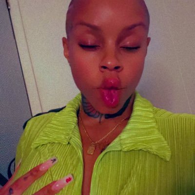 🥶Don’t Panic🥶 Pansexual 💫 Fat Mama Cheeseburger🍔 Fine Ass Puma 🐈⬛