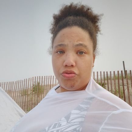 dearcharbee's profile picture. eternally tired but always their, the charmaineth exists everywhere

$DearCharbee