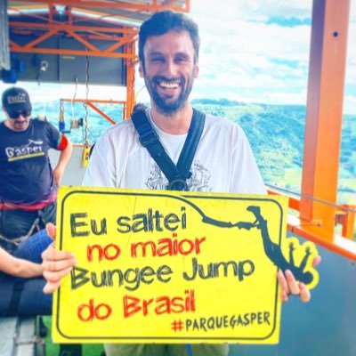 lucascalves's profile picture. 