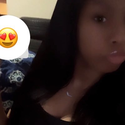 femalefuture300's profile picture. 