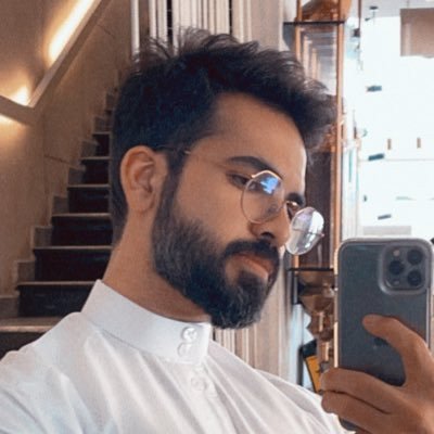 ولدتك أمّك يا ابن آدم باكيًا و القوم حولك يضحكون سرورا فاعمل ليومٍ أن تكون إذا بكوا في يوم موتك ضاحكًا مسرورا