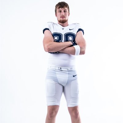 @UConnfootball TE - No.39. 6’4