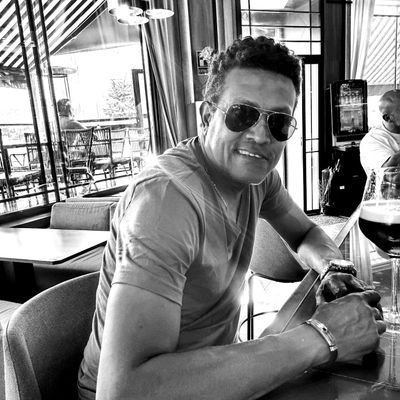 adancambindo's profile picture. estable...