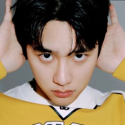 suka semua artis SM tapi cuma stan EXO dan NCT, ngga tau kalo besok.