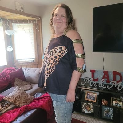 IWriteBooks419's profile picture. I write all the things!