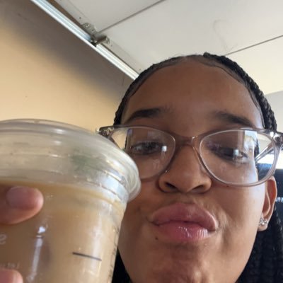 Ahshiya4's profile picture. 