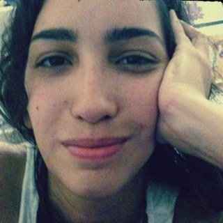 rena_ao's profile picture. Designer Gráfica