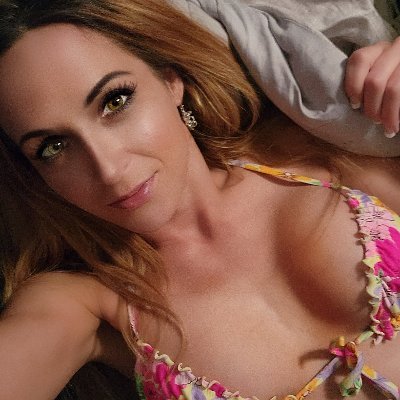 #Hustler model (Dec 2022) 💋Kiera Costa aka Goddess Kiera Pierce. Adult #actress, #model, #fetishmodel, and #dominatrix. #findom #cuckold #fmty #dateme