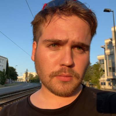 Tomhelfsk8's profile picture. 