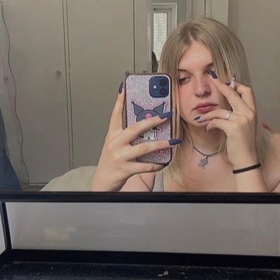 _arwennh_'s profile picture. 