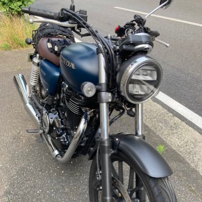 2022年6月26日、GB350納車！！ GB350Tweetにしばらく過剰に反応します。安全運転第一でまいりましょう。バイクライフを日記のようにつぶやければなと思ってます。皆さんのかっこいい写真みてニヤニヤしてます。バイク素人です。