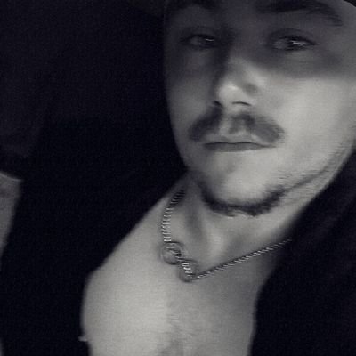hi am sean ❤ 🐺🐺👑👑👑 😉😉😉😉 my Snapchat is seanblackwell45 bi/ 👑🇮🇹🔥😜👑