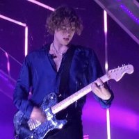vee (@outerspacevee) 's Twitter Profile