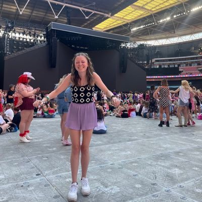 lindsshultman's profile picture. nyc.