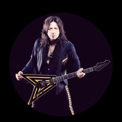 Singer/Guitar for @Stryper @SweetandLynch & Iconic - Formerly of Boston, Husband to @Champagnesweet, Dad to Mikey & Lena. New Stryper album coming 2022!