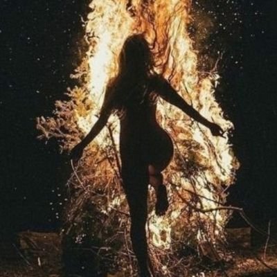 Wiccan••Healthloving..Vibration••Empath..Witch••self Love• ENERGY••Healer••
Meditation••Mediumship..
..Kindness •• Breath..♡♡♡
•○°☆•BĹèssèď Bè☆°•☆°○°